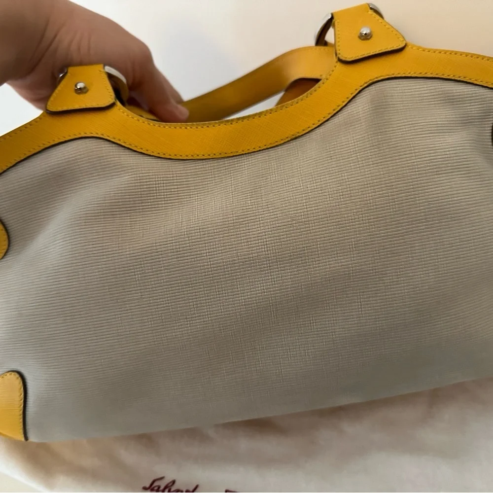 Salvatore Ferragamo summer satchel in great pre-owned condition - Picture 15 of 16